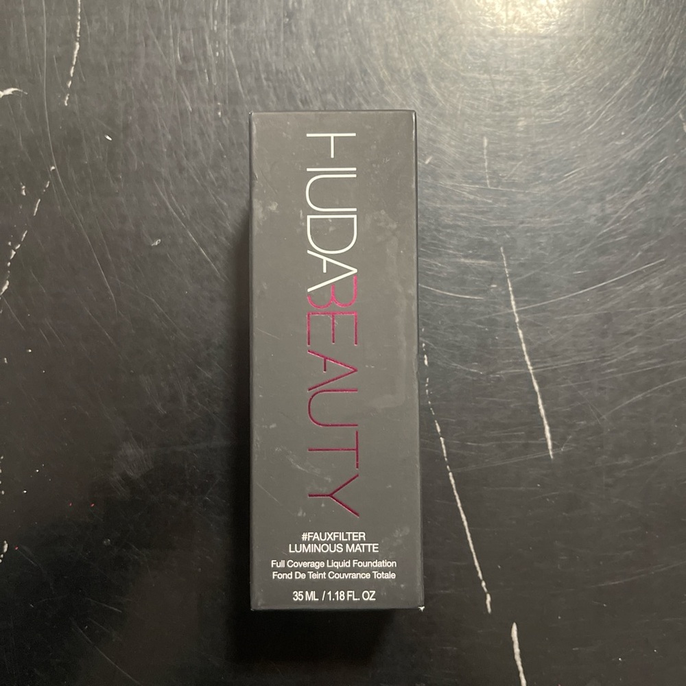 Brand new HUDA BEAUTY FauxFilter Foundation - In the Shade Cinnamon.